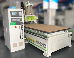 Máy định tuyến CNC bàn chân không