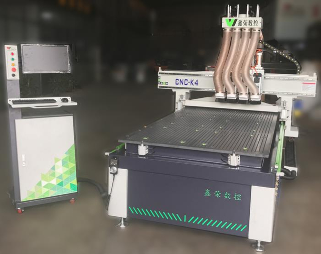 Máy định tuyến CNC